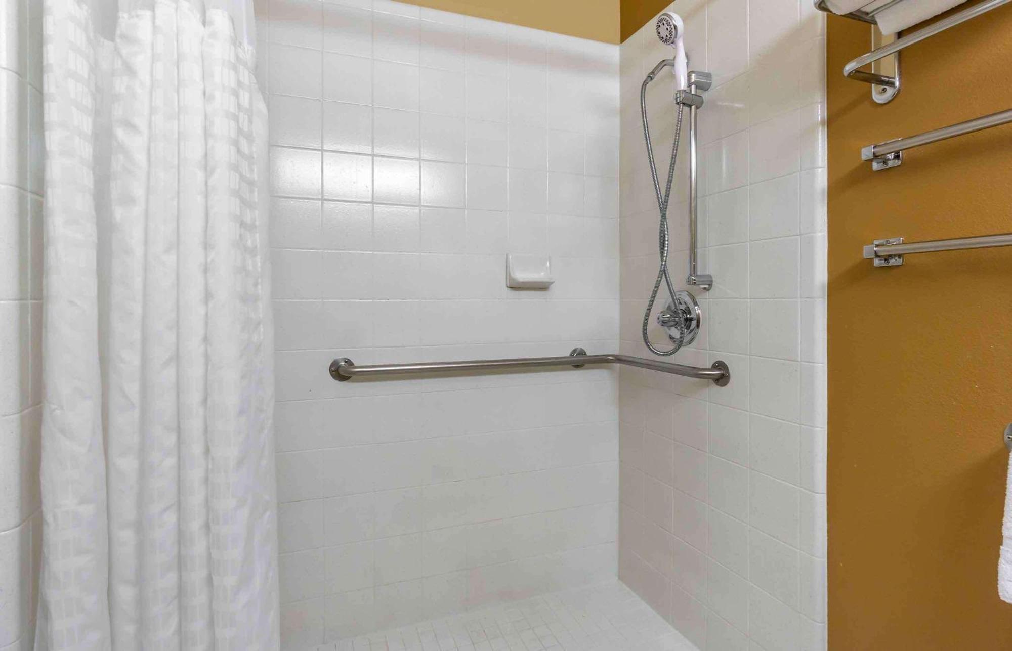Extended Stay America Suites - Seattle - Bellevue - Factoria Екстер'єр фото